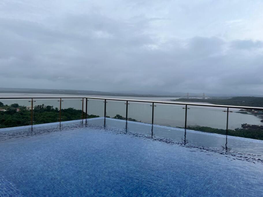 Studio Apt With Rooftop Panoramic Views @ Dabolim Vāsco Da Gāma Kültér fotó